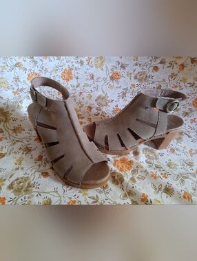 Dansko Demetra Sandals Taupe Suede 40